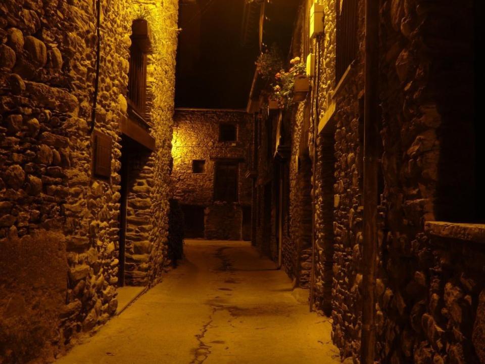 Готель Pensio La Creu Астеррі-д'Анеу Екстер'єр фото